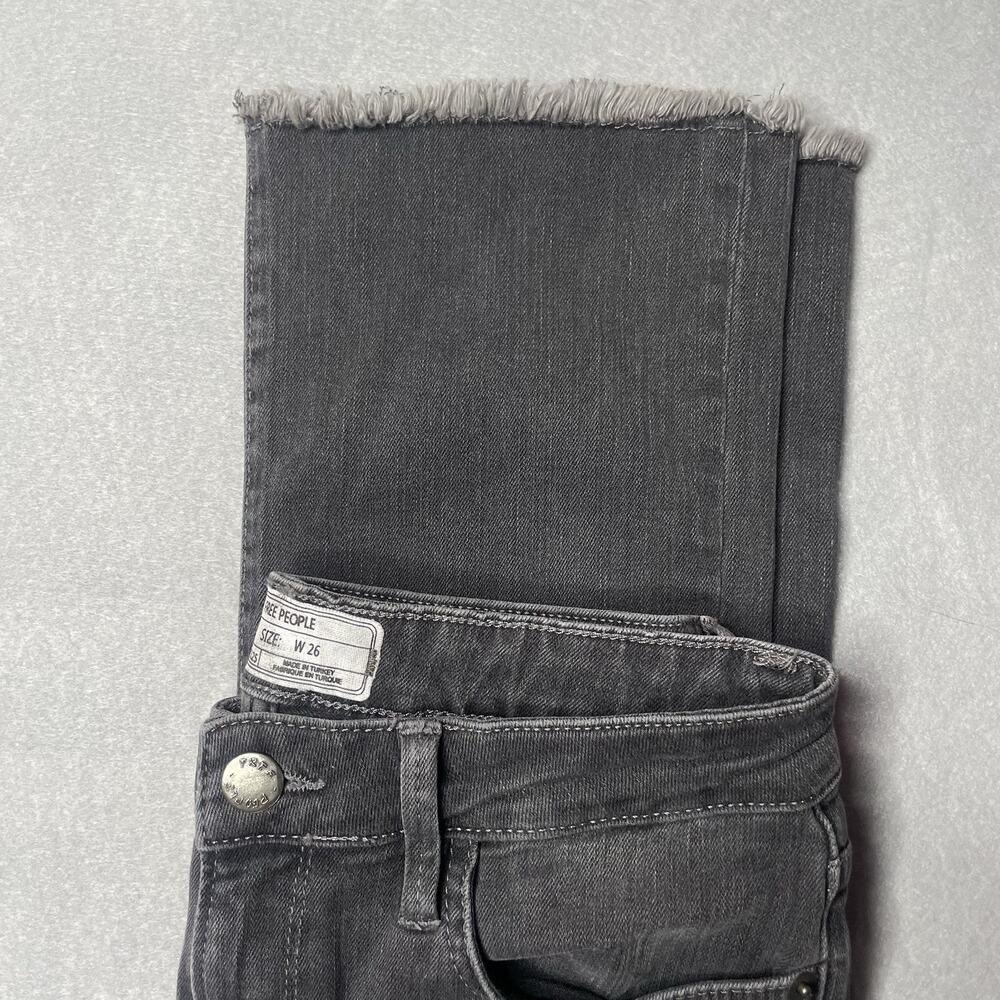 Free People Fringe Crop Jeans in Smoke Black (Gray) Size 26 61502-16515125 - Picture 4 of 16
